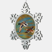 Mallard Ducks vliegen over de hond Tin Sneeuwvlok Ornament (Rechts)