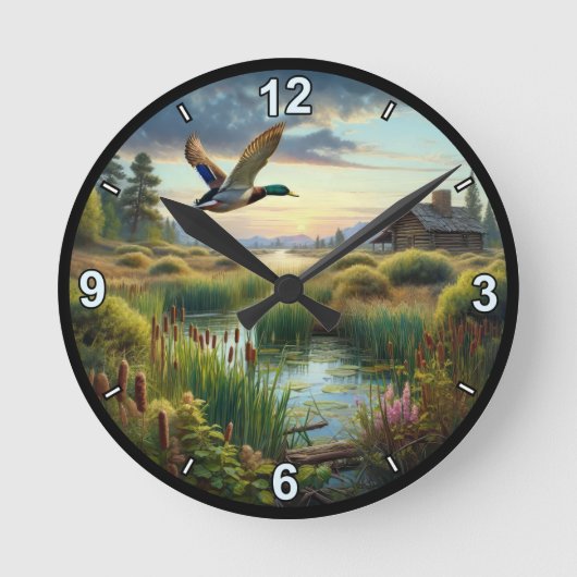 Mallard Vliegen Over Een Rustig Meer Ronde Klok (Voorkant)