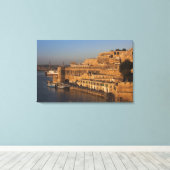 Malta, Valletta, havenzicht vanuit Lower Barrakka Canvas Afdruk (Insitu (Houten vloer))