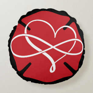 MALTEES KRUIS MET HART EN ONEINDIGHEID ROND KUSSEN