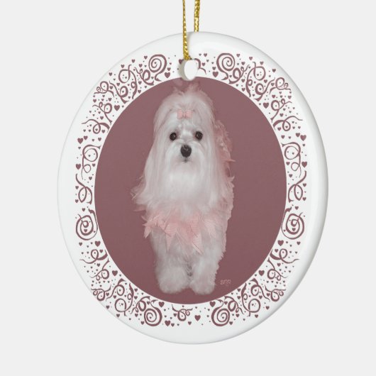 Maltees op Mauve Keramisch Ornament (Links)