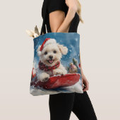 Maltese hond in slee laat het sneeuwen Kerstmis Tote Bag (Dichtbij)