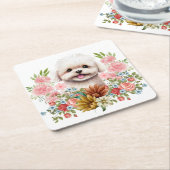 Maltese hond met bloemen, klauwhout kartonnen onderzetters (Schuin)