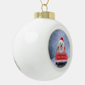 Maltese hond op sneeuw in kerstmis keramische bal ornament (Links)