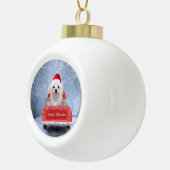 Maltese hond op sneeuw in kerstmis keramische bal ornament (Rechts)