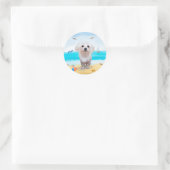 Maltese hond op strand ronde sticker (Tas)