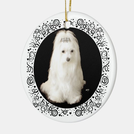 Maltese hond op zwart keramisch ornament (Links)