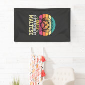 Maltese Hond Retro Zonsondergang Afleid Spandoek (Insitu)