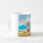 Maltezer hond op het strand koffiemok (Voorkant links)