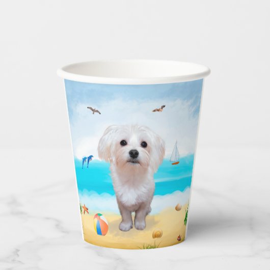 Maltezer hond op het strand papieren bekers (Voorkant)