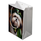 Malti Tzu Dog in St. Patrick's Day Dress Medium Cadeauzakje (Voorkant Gekanteld)
