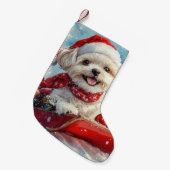 Malti Tzu Hond in Sledge Laat het Sneeuw Kerstmis Kleine Kerstsok (Voorkant (Hangend))