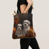 Malti tzu Puppy Herfst Verrukking Pompoen Tote Bag (Dichtbij)