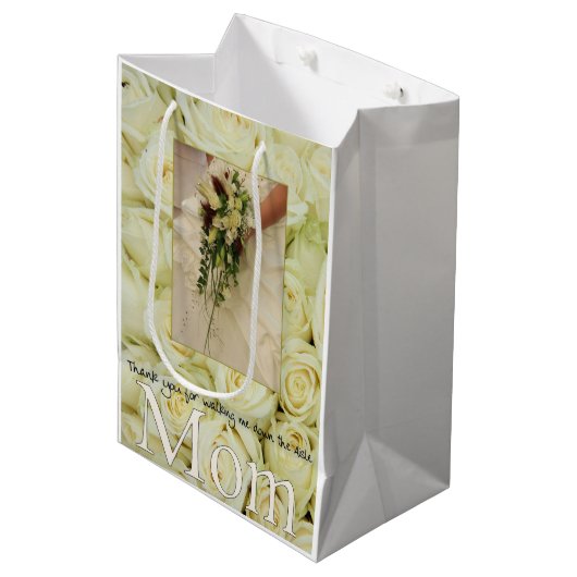 Mam Bedankt voor het aflopen van Aisle Medium Cadeauzakje (Voorkant Gekanteld)