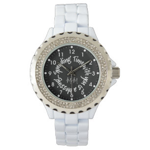 Mam besteedt tijd met je prijsopgave horloge