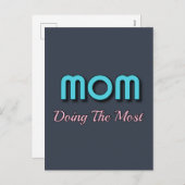 Mam doet het meeste - grappige moederoffertes feestdagenkaart (Voorkant / Achterkant)