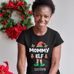 Mam elf familie die kerstmis afdekt t-shirt<br><div class="desc">Met dit leuke mammie T-shirt dat deel uitmaakt van een bijpassend collectie voor huiseigenaars dat geschenken bevat voor elk familielid. Dit t-shirt is perfect voor elke kerstgezinshereniging en heeft een schattig pet en leuke poten, met de titel "Stammen" in een wit modern, modern lettertype met alle petten. Het shirt kan...</div>