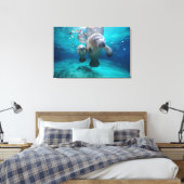 Mam en Baby Manatee (drie zusters pit) Canvas Afdruk (Insitu (Slaapkamer))