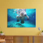 Mam en Baby Manatee (drie zusters pit) Canvas Afdruk (Insitu (Woonkamer))