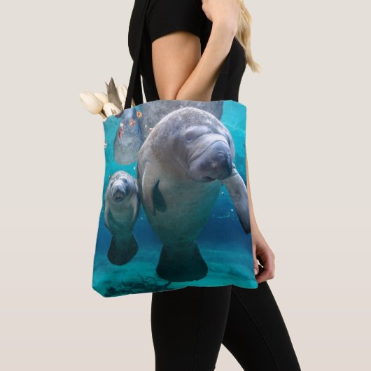 Mam en Baby Manatee (drie zusters pit) Tote Bag (Dichtbij)