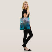 Mam en Baby Manatee (drie zusters pit) Tote Bag (Op model)