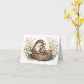 Mam en Baby Otter Moederdag Kaart (Gele Bloem)