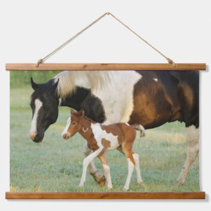 Mam en pasgeboren verf filly hangend wandkleed