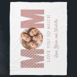 Mam Foto Fleece Blanket<br><div class="desc">Laat mama weten hoeveel je van haar houdt met deze gepersonaliseerde foto mama deken! Perfect voor Valentijnsdag, mama's verjaardag en Moederdag!</div>