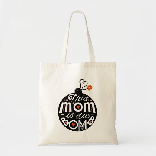 Mam is een Bomb Cute Mothers Whimsical Typografie Tote Bag (Voorkant)