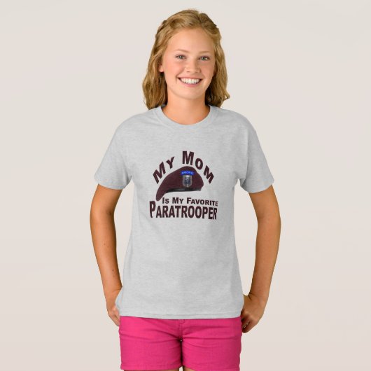 Mam is mijn favoriete 82e Airborne Paratrooper T-S T-shirt (Voorkant volledig)