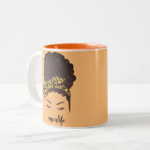 Mam Life, Black Afro Messy Bun, Afrikaans-Amerikaa Tweekleurige Koffiemok (Voorkant links)