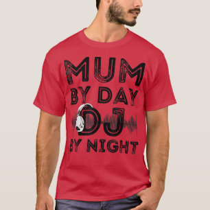 Mam per dag dj door nachtelijke vrouwen in de geva t-shirt