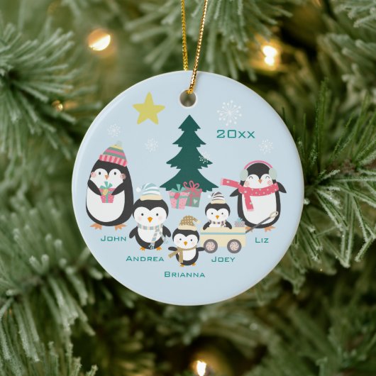 Mam, vader en drie kinderen ~ pinguïns keramisch ornament (Boom)