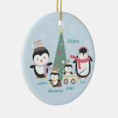 Mam, vader en twee kinderen ~ pinguïns keramisch ornament (Rechts)