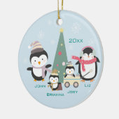 Mam, vader en twee kinderen ~ pinguïns keramisch ornament (Links)