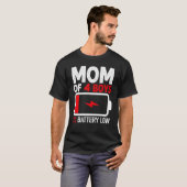 Mam van 4-boys lagebatterij van Son Moederdag W T-shirt (Voorkant volledig)