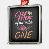 Mam van de wilde een metalen ornament (Links)
