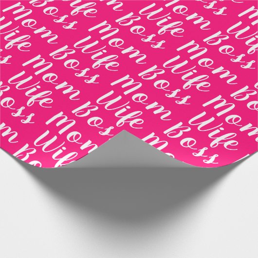 Mam vrouw baas hotroze aangepast script stijlvol cadeaupapier (Hoek)