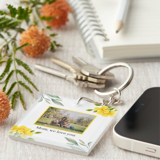 Mam, we houden van je gele bloemenfoto sleutelhanger (Voorkant Rechts)