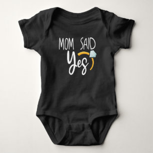 Mam zei ja, huwelijksaankondiging Baby Romper
