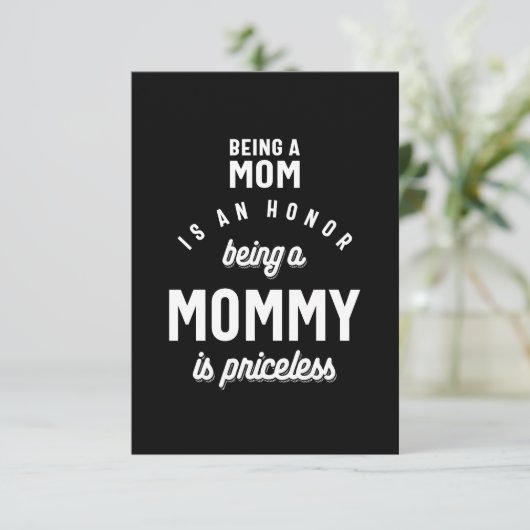 Mam zijn is een eer Een mama zijn is Pricless RSVP Kaartje (Staand voorkant)