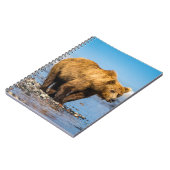 Mama beer kijkt naar haar twee kinderen notitieboek (Linkerzijde)