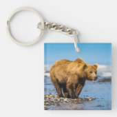 Mama beer kijkt naar haar twee kinderen sleutelhanger (Voorkant)