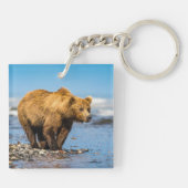 Mama beer kijkt naar haar twee kinderen sleutelhanger (Achterkant)