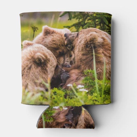 Mama beer verzorgt haar twee cubs, Lake Clark Nati Blikjeskoeler (Achterkant)