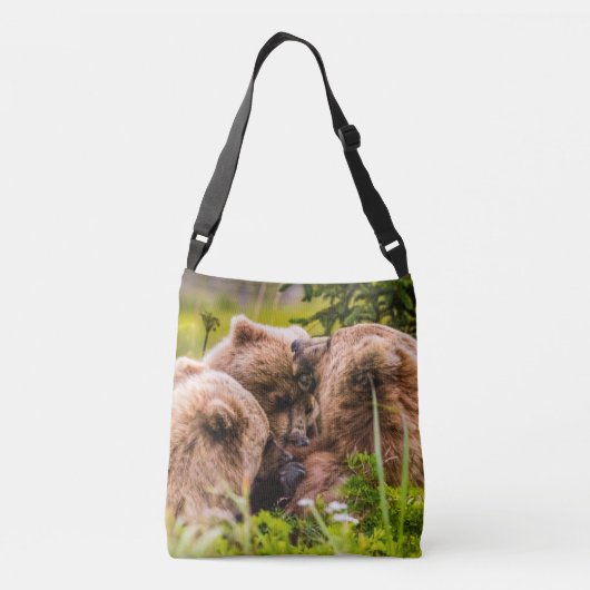 Mama beer verzorgt haar twee cubs, Lake Clark Nati Crossbody Tas (Achterkant)