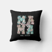 Mama Est. 2025 Floral Boho Typography Art Kussen (Achterkant)