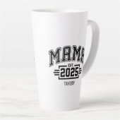Mama Est 2025 Latte Mok (Rechterhoek)