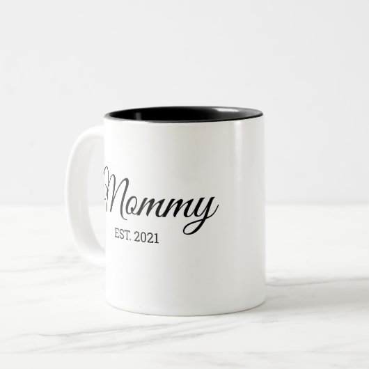 Mama Est. Jaar Tweekleurige Koffiemok (Voorkant links)