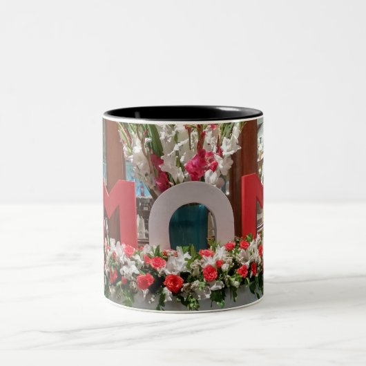 "Mama, ik hou van je" - een oprecht eerbetoon aan  Tweekleurige Koffiemok (Center)